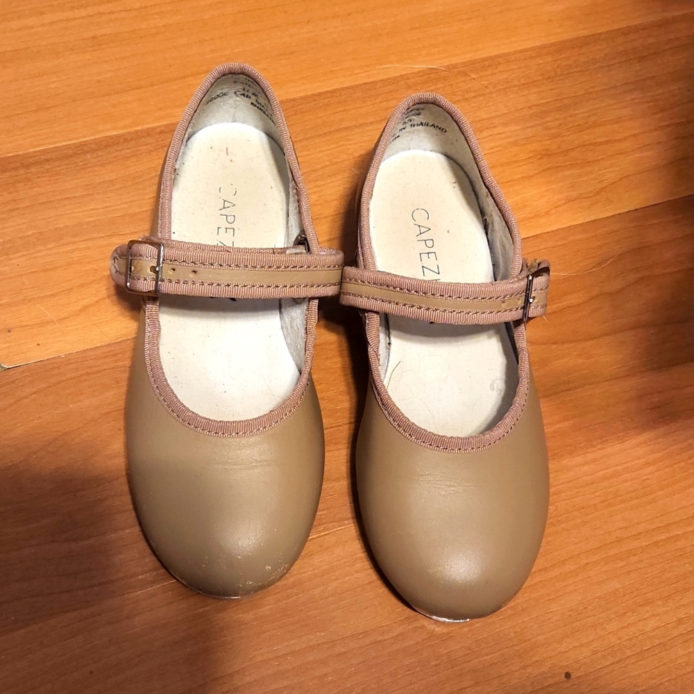 Girls size 11M Capezio Tap Shoes - Tan